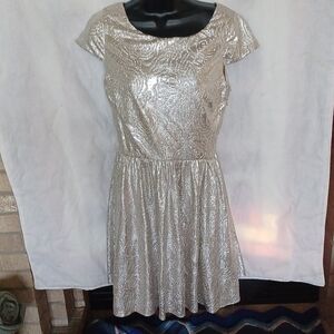 HAILEY LOGAN ADRIANNA PAPELL Metallic Silver Cocktail Dress , L